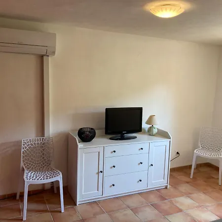 Villa à l'ombre du figuier à Sainte-Anastasie-sur-Issole Extérieur photo