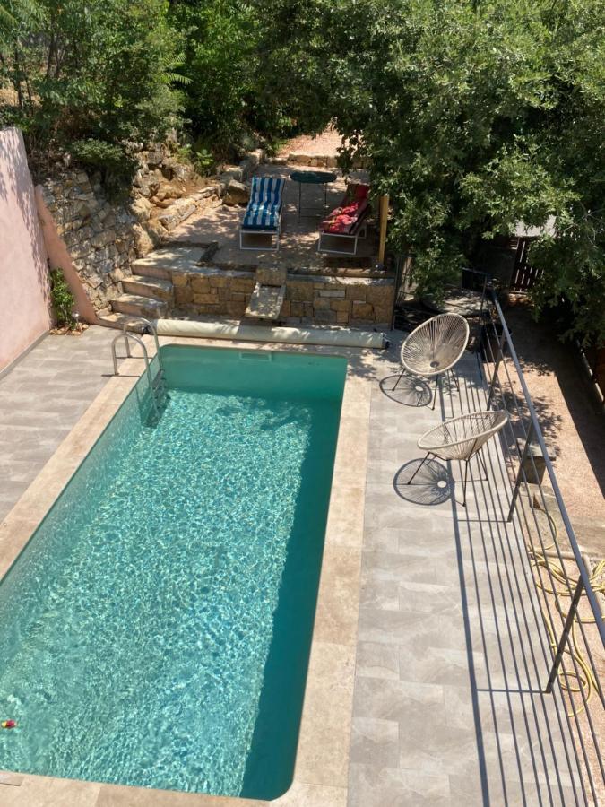 à L'ombre Du Figuier Hébergement de vacances Sainte-Anastasie-sur-Issole